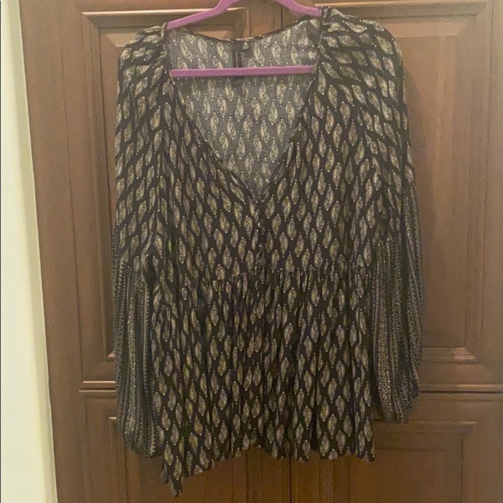 Beautiful blouse with flared sleeve